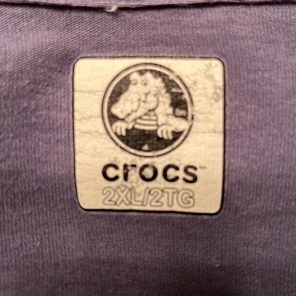 CROCS Gray Short Sleeve T-shirt Red Logo Men’s Size 2XL - Picture 5 of 6